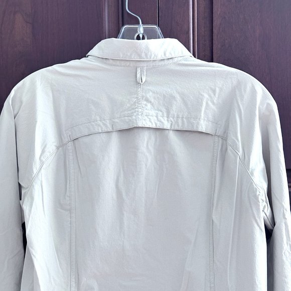 CHLOROPHYLLE Sport Travel Nylon Spandex Front Pockets Beige Shirt Small - Picture 5 of 11